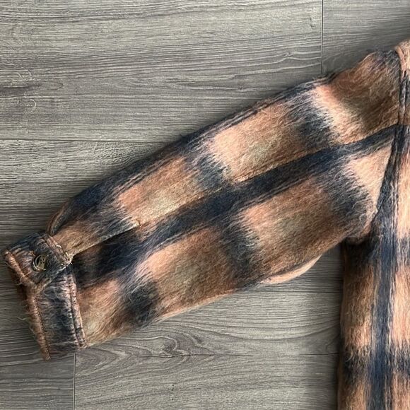 AMERICAN EAGLE Brushed Shacket Size XL Oversized Brown Navy Plaid Western Boho - Picture 8 of 11